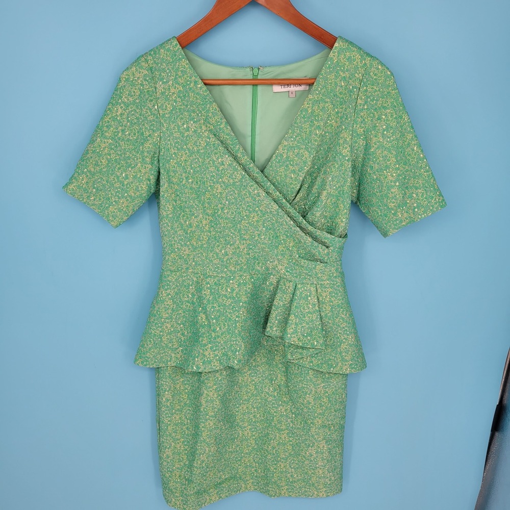 Teri Jon Vintage Metallic Brocade Peplum Sheath Dress Mint Green Gold size 6